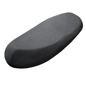 Housse de selle moto universelle, coussin de protection en mesh noir respirant ideal.