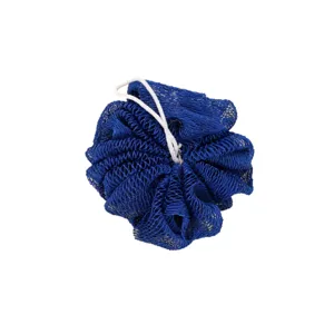 Esponja de bano de malla de nylon azul puf de ducha con cordel para limpieza corporal.