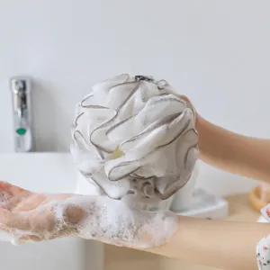 Spugna da bagno in rete sfumata morbida e pouf esfoliante per schiuma ricca e pulizia del corpo.