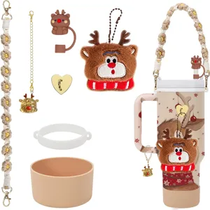 Set de accesorios para taza Stanley de Navidad con colgante de reno y correa trenzada.