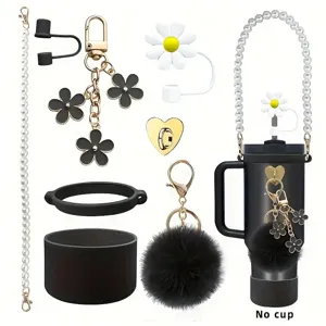 Ensemble d'accessoires pour gourde avec botte en silicone, couvercle de paille et chaîne de perles.