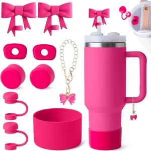 Kit d'accessoires en silicone rose pour gobelet avec paille nœud et pendentifs charm