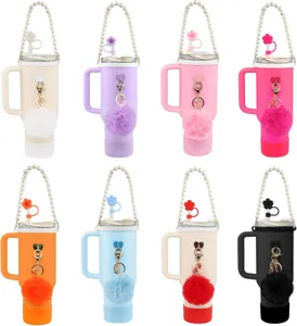 Funda de silicona para taza con cadena de perlas, cubierta de pajita y pompón suave.