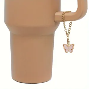 Pendentif papillon chaîne dorée pour gobelet, accessoire de tasse mignon et adorable.