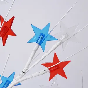 Nahaufnahme von roten, blauen und klaren Stern LED Zweiglichtern fuer Party und Fest.