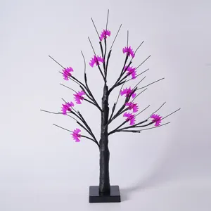 Albero di ramoscelli neri di Halloween con luci LED a pipistrello viola per decorazioni.