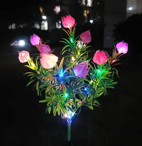 Solar LED Garten Blumenlicht leuchtet in dunkler Nacht Detailansicht für die Hofdekoration.