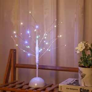Luce ad albero con filo di rame LED per decorazione festiva, lampada d'atmosfera accogliente.