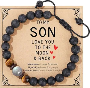 Herren Perlenarmband mit Vulkangestein und Tigerauge Steinen auf herzlicher Geschenkarte.