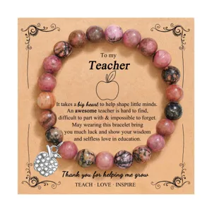 Pulsera de cuentas de piedra natural con dije de manzana, regalo ideal para profesores hoy.