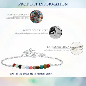 Vista detallada de la pulsera de cuentas de piedra natural con cadena de extensión.