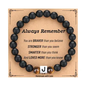 Bracelet de perles mates noires avec initiale J et pierres d'oeil de tigre cadeau.