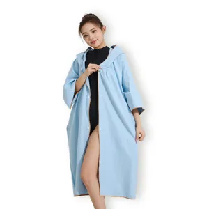 Volwassen lange capuchon quick-dry omkleedponcho strandhanddoek voor buitensport en zwemmen.