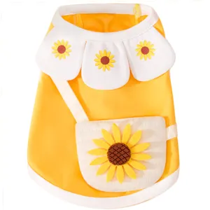 Schattig geel huisdier hond vest zomer dunne puppykleding met zonnebloem kraag en tasje