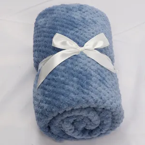 Cálida manta de forro polar para mascotas, alfombra de franela coral suave para todas las estaciones.