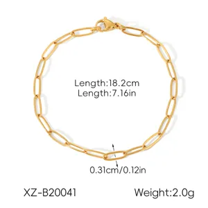 Detail view of the elegant stainless steel paperclip chain bracelet, highlighting precise size.