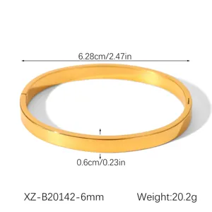 Detailed view of gold stainless steel smooth bangle bracelet, showing size and weight specs.