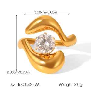 Gold-plated titanium steel ring with sparkling zircon, detailed view showing dimensions and weight.