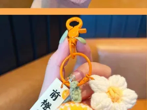Handgemachte gehäkelte Kaki Schlüsselanhänger Tasche Detail, weiches Garn Frucht Deko Zubehör.