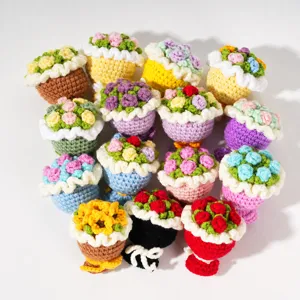 Handgemachte Gehäkelte Mini Blumenstrauß Schlüsselanhänger Geflochtener Anhänger Süße Florale Tasche Charme Geschenk Zubehör