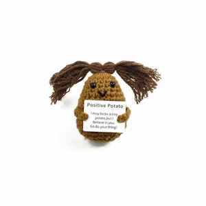 Handgemachte Häkel-Kartoffel-Puppe mit Motivationskarte, süßes Auto-Ornament und kreatives Geschenk.