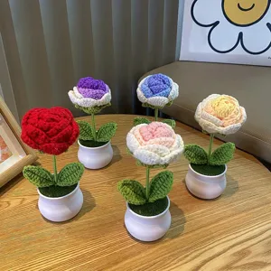 Handgemachte Häkel-Topfrosen künstliche gestrickte Pflanze Heimtextilien Geschenk Tischdekoration