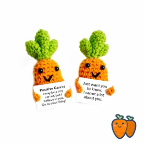 Poupée carotte positive au crochet artisanale peluche végétale mignonne avec cartes inspirantes.