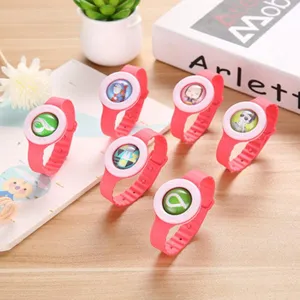 Joli bracelet anti-moustiques en silicone rose motif dessin animé pour enfants.