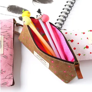 Canvas pencil case with cute floral pattern, portable stationery pouch for students and school.