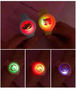 Bracelet anti-moustiques lumineux LED pour enfants, jolie montre bracelet anti-moustique.