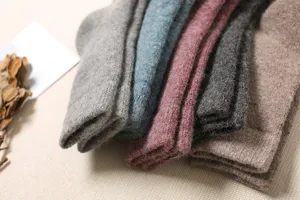 Gemütliche dicke Wollsocken für Damen und Herren im Winter, warme Thermosocken für Alltag.