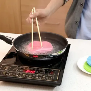 Creative silicone dishwashing brush, multi-functional non-stick pan brush for kitchen.