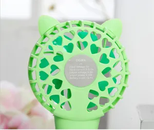Mini ventilatore portatile a mano con simpatiche orecchie di gatto e cuori, ricaricabile.