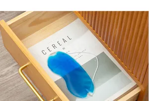 Gedetailleerd overzicht van blauw gel oogmasker koelpleister voor koude en warmtetherapie.