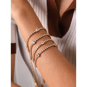 Élégant bracelet tennis en acier inoxydable doré 18K avec oxydes de zirconium, mode chic.
