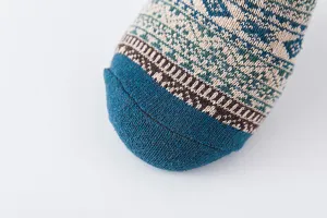 Herren Ethno Stil Wollsocken Detailansicht, warme Winter Socken für Stiefel oder Loafer.