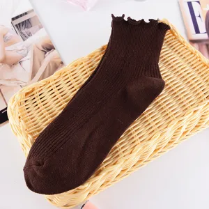 Braune Rüschensocken für Damen, japanische JK-Stil Strick-Kurzsocken, bequeme Alltagssocken neu.