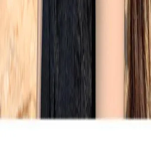 Vista dettagliata di extension per capelli multicolore che mostrano texture e tonalità diverse.