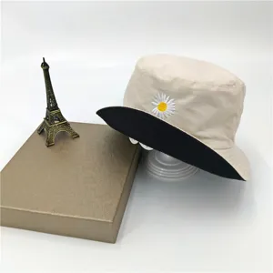 Wendbarer Fischerhut mit süßem Gänseblümchen-Stickmuster, stylischer Sonnenschutzhut für Outdoor.