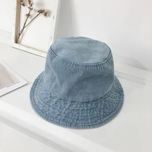 Classic light blue denim bucket hat for men and women, casual Korean style sun protection.