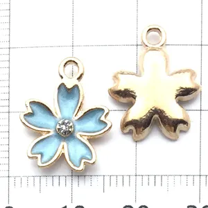 Pendentifs en métal fleur émail bleu avec strass pour la fabrication de bijoux DIY