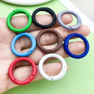 Anillos de resorte redondos de aleación de color para llaveros DIY y accesorios de joyería.