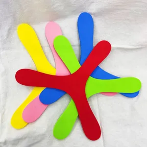 Disco volante colorato in schiuma EVA a tre pale per giochi interattivi all aperto per bambini.