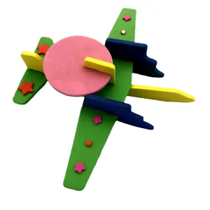 Giocattolo puzzle aereo in schiuma 3D fai da te colorato ed educativo per bambini immagine principale