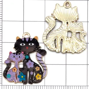 Pendentifs chat en alliage avec émail coloré, accessoires de bijoux DIY mignons pour artisanat.