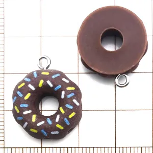 Hars chocolade donut bedels DIY sieraden, schattige dessert accessoires voor knutselen.