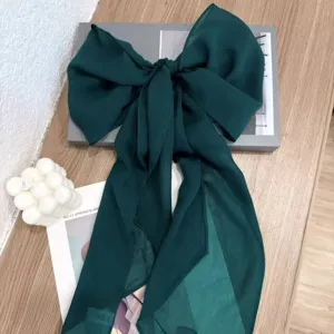 Ruban à cheveux nœud en mousseline vert foncé, design long élégant pour style de mode féminine.