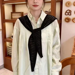 Hollow knit false collar shawl detail view, elegant black knitwear accessory for women daily wear.