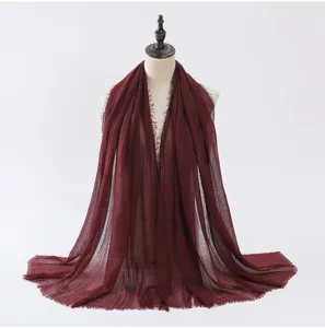 Écharpe unie rouge vin en coton lin pour femme, long châle élégant froissé doux.