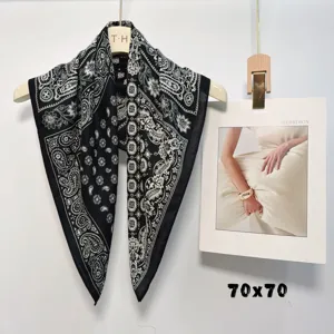Women Fashion Paisley Floral Printed Polyester Square Scarf Elegant Neck Scarf Daily Outing Decorative Head Scarf